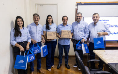 Representantes da Coocafé visitam a Cooperativa